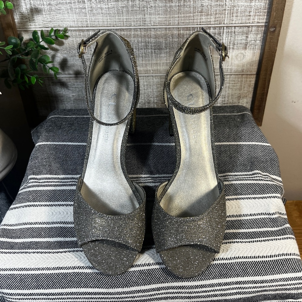 Chinese Laundry Gold Silver Shiny Chunky Heels 7